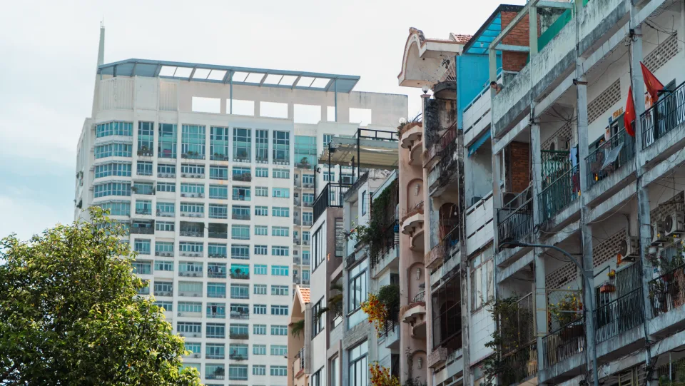 Khách xem nhà thực tế